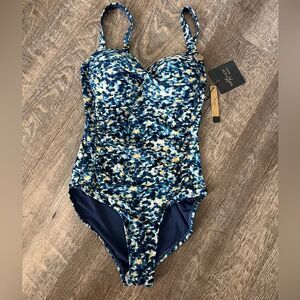 Nip Tuck Multifit Cup Joanne One-Piece Swimsuit- Size 4